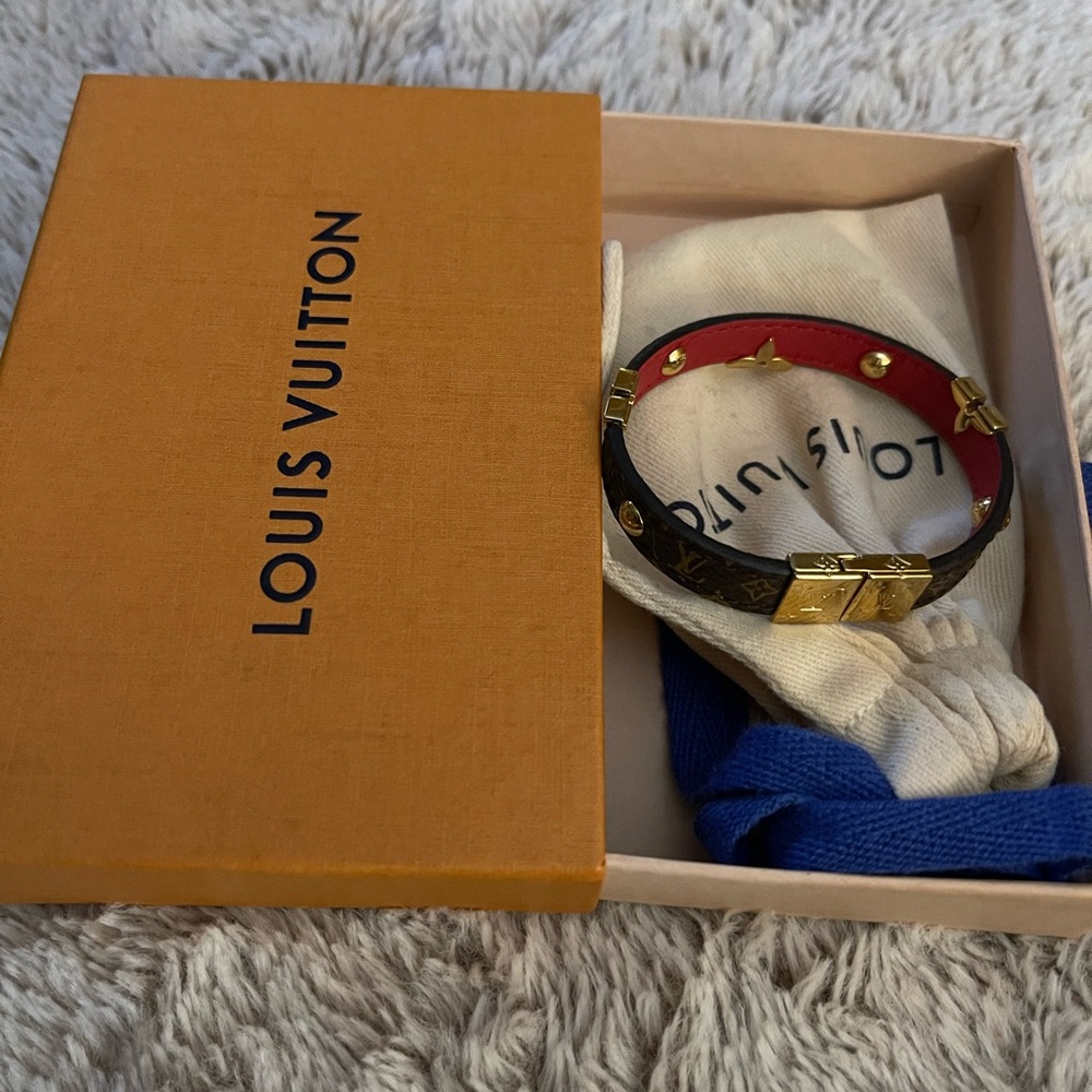 Louis Vuitton LV crown bracelet reversible